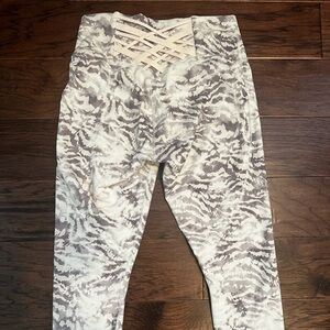 Fabletics porthole leggings